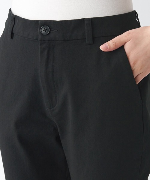 無印良品（ムジルシリョウヒン）の「婦人　縦横ストレッチチノスリムテーパードパンツ　股下７５（チノパンツ・レディース・ダークグリーン/ベージュ/ネイビー/ブラック・XS/XL/L/M/S）」の8枚目の写真