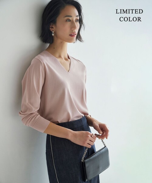 ICB(アイシービー)の「【WEB限定カラーあり・接触冷感・UVケア・洗える】 シンセティックハイゲージ Vネックプルオーバー(ニット/セーター・レディース・ネイビー系/ピーコックグリーン系/アイボリー系/ピンク系/ライトイエロー系・MEDIUM/SMALL/X-SMALL)」の6枚目の写真