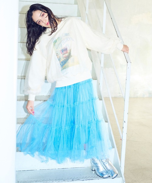 ELLEgirl（エルガール）の「チュールレイヤードスウェットプルオーバー【ELLEgirl/エル ガール】（スウェット・レディース・アイボリー/ライトグレー・FREE）」の17枚目の写真