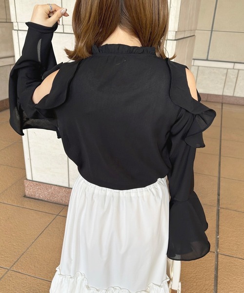 apres jour（アプレジュール）の「キラキラボタン肩開きブラウス【ZOZOTOWN限定アイテム】（シャツ/ブラウス・レディース・ブラック/ピンクベージュ/オフホワイト・X-LARGE/フリー）」の21枚目の写真