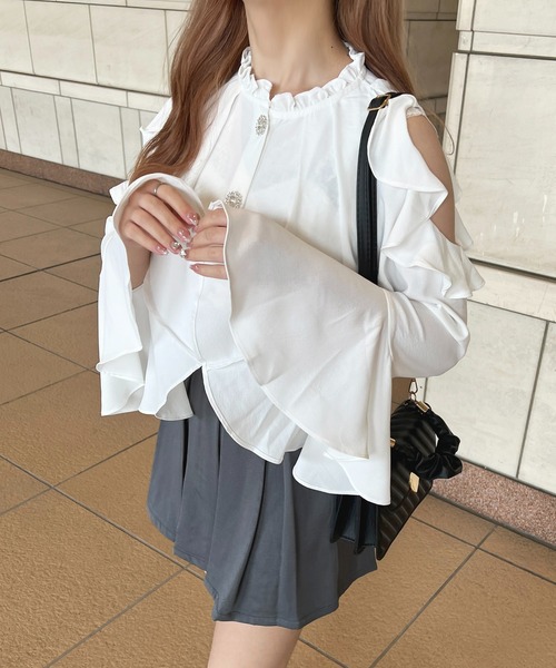 apres jour（アプレジュール）の「キラキラボタン肩開きブラウス【ZOZOTOWN限定アイテム】（シャツ/ブラウス・レディース・ブラック/ピンクベージュ/オフホワイト・X-LARGE/フリー）」の13枚目の写真