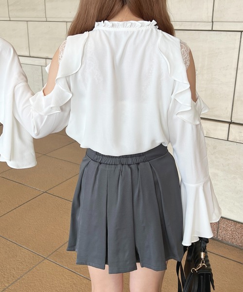 apres jour（アプレジュール）の「キラキラボタン肩開きブラウス【ZOZOTOWN限定アイテム】（シャツ/ブラウス・レディース・ブラック/ピンクベージュ/オフホワイト・X-LARGE/フリー）」の16枚目の写真