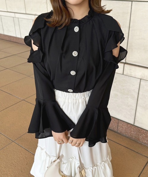 apres jour（アプレジュール）の「キラキラボタン肩開きブラウス【ZOZOTOWN限定アイテム】（シャツ/ブラウス・レディース・ブラック/ピンクベージュ/オフホワイト・X-LARGE/フリー）」の11枚目の写真