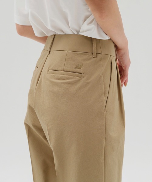 NEW BALANCE(ニューバランス)の「MET24 Tuck Slim Tapered Pants(スラックス・レディース・ネイビー/ベージュ・LARGE/MEDIUM/SMALL)」の6枚目の写真