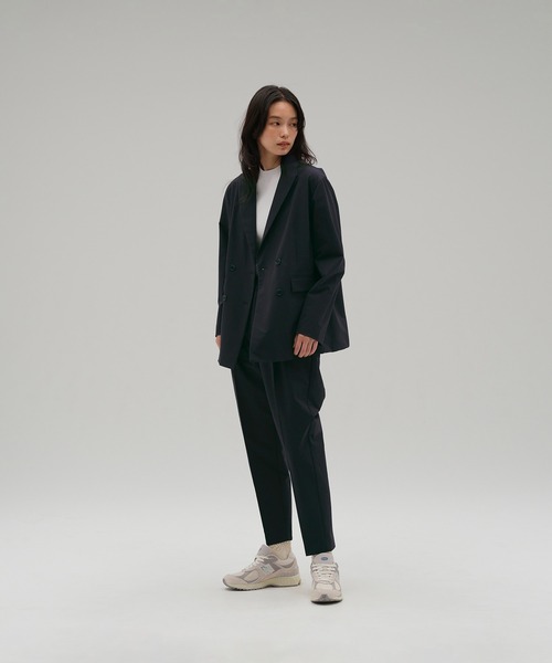 NEW BALANCE(ニューバランス)の「MET24 Tuck Slim Tapered Pants(スラックス・レディース・ネイビー/ベージュ・LARGE/MEDIUM/SMALL)」の10枚目の写真