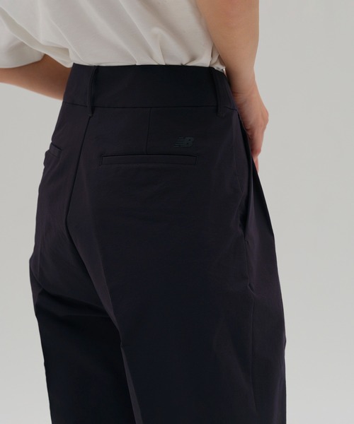 NEW BALANCE(ニューバランス)の「MET24 Tuck Slim Tapered Pants(スラックス・レディース・ネイビー/ベージュ・LARGE/MEDIUM/SMALL)」の11枚目の写真