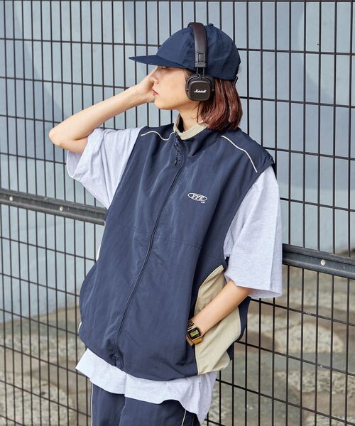 FFEIN(フェイン)の「【FFEIN(フェイン)】スタンドナイロン配色切替ベスト / 刺繍 ドローコード ブロークコア 【セットアップ対応】(ベスト・メンズ・ライトグレー/ブラック/ネイビー/ベージュ・SMALL/MEDIUM/LARGE)」の7枚目の写真