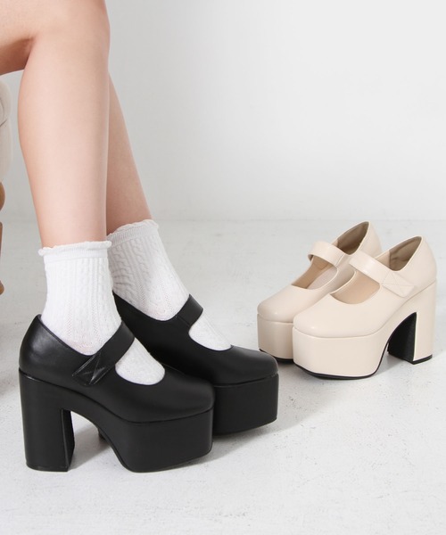 Newlyme（ニューリーミー）の「厚底ストラップパンプス（パンプス・レディース・ベージュ/ブラック/ブラック系その他・22.5cm/23cm/23.5cm/24cm/24.5cm/25cm）」の5枚目の写真