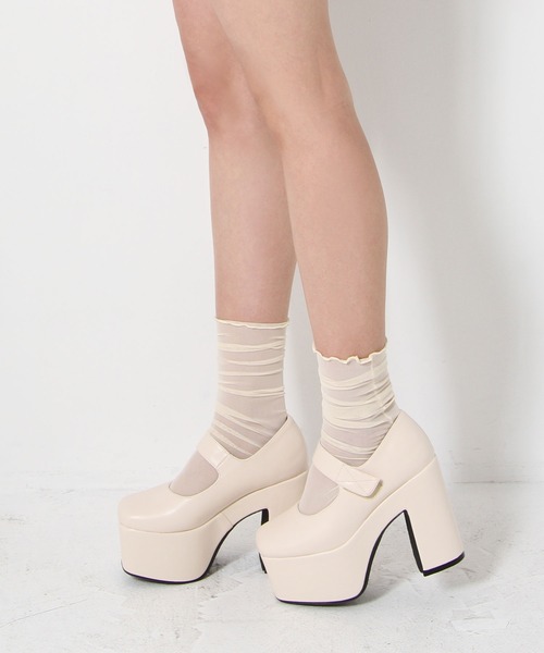 Newlyme（ニューリーミー）の「厚底ストラップパンプス（パンプス・レディース・ベージュ/ブラック/ブラック系その他・22.5cm/23cm/23.5cm/24cm/24.5cm/25cm）」の9枚目の写真