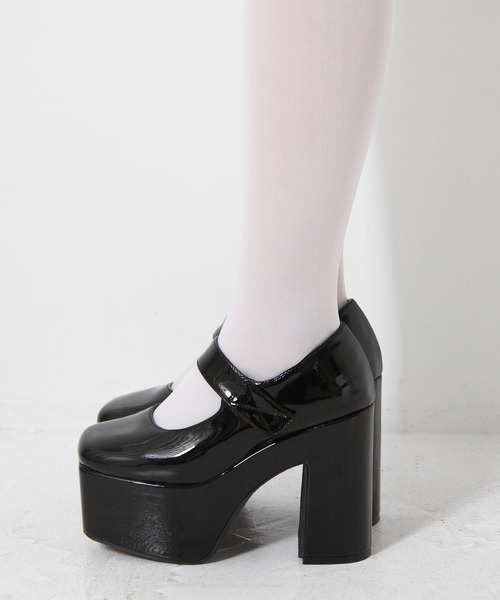 Newlyme（ニューリーミー）の「厚底ストラップパンプス（パンプス・レディース・ベージュ/ブラック/ブラック系その他・22.5cm/23cm/23.5cm/24cm/24.5cm/25cm）」の10枚目の写真