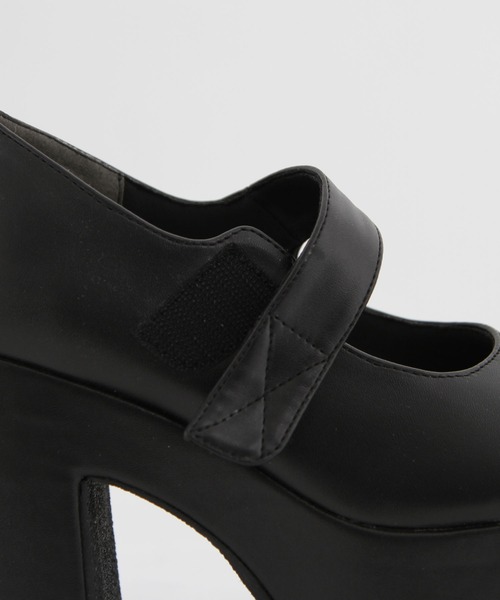 Newlyme（ニューリーミー）の「厚底ストラップパンプス（パンプス・レディース・ベージュ/ブラック/ブラック系その他・22.5cm/23cm/23.5cm/24cm/24.5cm/25cm）」の21枚目の写真