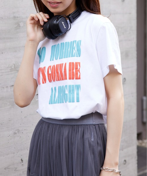 THE FINAL VIEW(ザファイナルビュー)の「【THE FINAL VIEW】NO WORRIES Vintage message logo print T-shirt unisex ビンテージ メッセージロゴプリントTシャツ ユニセックス(Tシャツ/カットソー・メンズ・ベビーピンク/グレイッシュブルー/ホワイト/スミクロ/ベージュ・S/M/L/XL)」の2枚目の写真