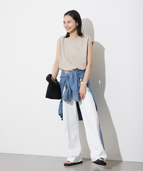 JOURNAL STANDARD（ジャーナルスタンダード）の「《追加3》汗ジミ防止天竺ノースリーブ（Tシャツ/カットソー・レディース・イエロー/ブラック/グレー/ホワイト・FREE）」の8枚目の写真