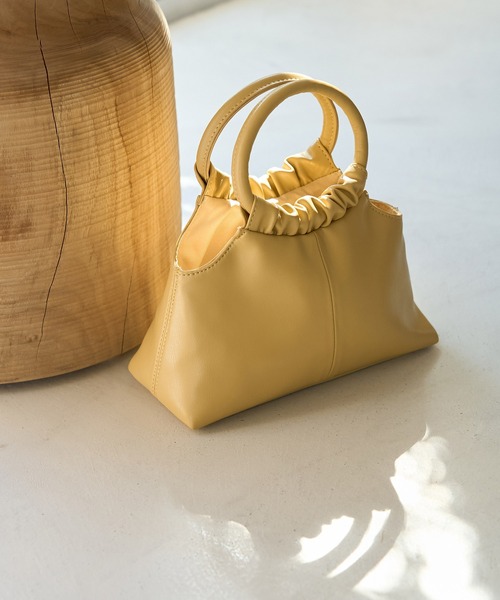 ROPE' PICNIC(ロペピクニック)の「ギャザーハンドルミニショルダーバッグ(ショルダーバッグ・レディース・ブラック/キナリ/イエロー系その他・FREE)」の1枚目の写真