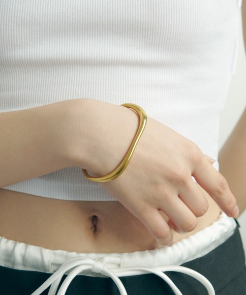 GOLDY（ゴールディ）の「【金属アレルギー軽減】ニュアンス ライン ステンレス バングル（バングル/リストバンド・レディース・ゴールド/シルバー・FREE）」の11枚目の写真