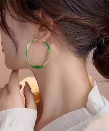ツートンカラー大ぶりフープピアス