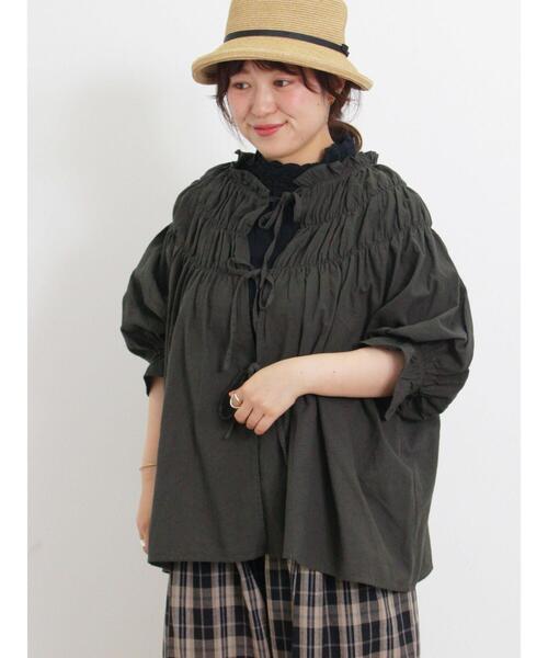 Samansa Mos2（サマンサ モスモス）の「前後2WAYリボンギャザーブラウス（シャツ/ブラウス・レディース・グリーン/オフホワイト/ブラック/チャコールグレー・F）」の4枚目の写真