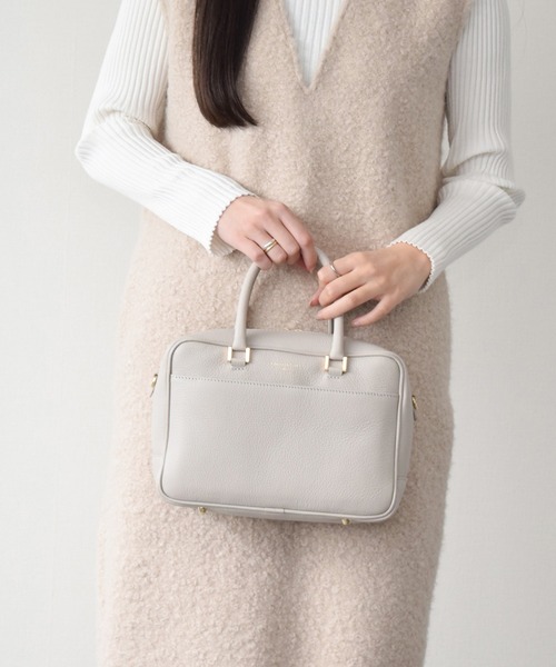 CHRISTIAN VILLA（クリスチャンヴィラ）の「【CHRISTIAN VILLA】ボックスシルエットレザーハンドバッグ(Q46493)（ハンドバッグ・レディース・ダークブラウン/アイボリー/ブラック・ALL）」の2枚目の写真