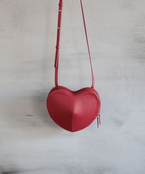 LAKOLE（ラコレ）の「ぷっくりハートポシェット / 132241（ショルダーバッグ・レディース・シルバー/ブラック/レッド・FREE）」の3枚目の写真