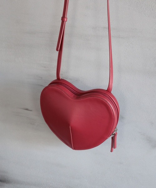 LAKOLE（ラコレ）の「ぷっくりハートポシェット / 132241（ショルダー