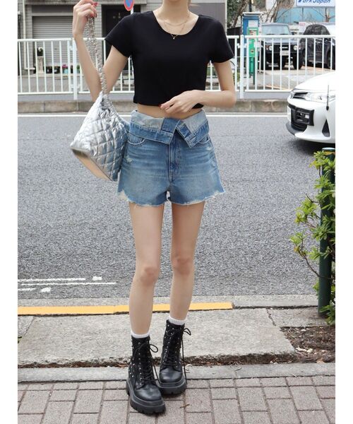 EVRIS（エヴリス）の「BASICシンプルショートTシャツ（Tシャツ/カットソー・レディース・ブラック/グレー/ホワイト/ネイビー・FREE）」の5枚目の写真