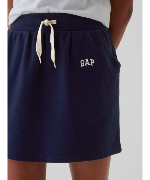GAP（ギャップ）の「ビンテージソフト フレンチテリー ロゴスカート (キッズ)（スカート・キッズ・ネイビー/パープル・120cm/130cm/140cm/150cm/160cm）」の2枚目の写真