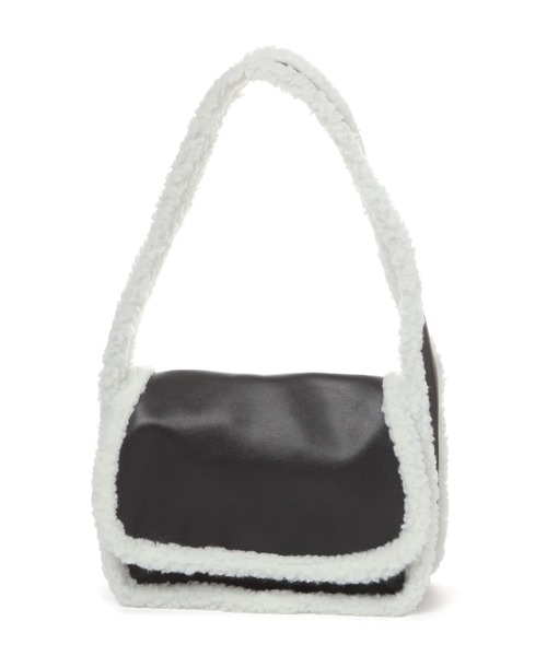 LAKOLE（ラコレ）の「ムートン風フラップショルダーバッグ / 140069（ショルダーバッグ・レディース・ブラック/グレイッシュベージュ・FREE）」の3枚目の写真