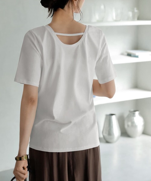 STYLE DELI（スタイルデリ）の「首元デザインカットソートップス（Tシャツ/カットソー・レディース・ホワイト/ネイビー・FREE）」の7枚目の写真