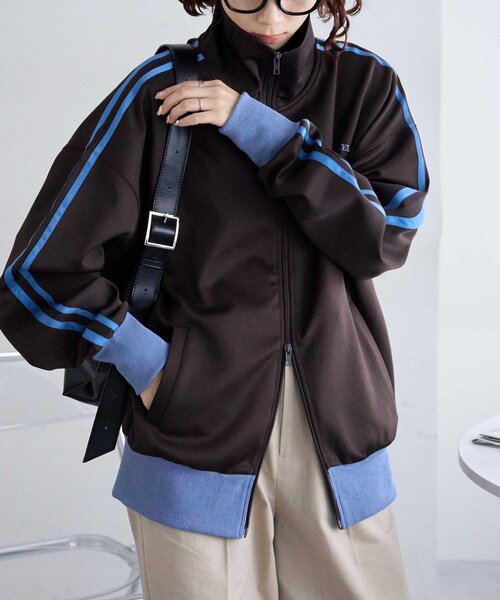 DISCOAT（ディスコート）の「【ユニセックス】ワンポイント刺繍トラックジャケット（パーカー・レディース・ベージュ/ネイビー/ブラウン・FREE）」の15枚目の写真