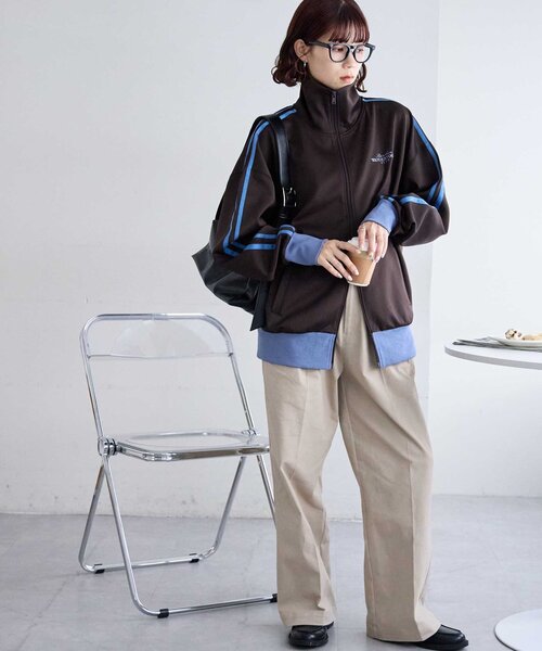 DISCOAT（ディスコート）の「【ユニセックス】ワンポイント刺繍トラックジャケット（パーカー・レディース・ベージュ/ネイビー/ブラウン・FREE）」の19枚目の写真