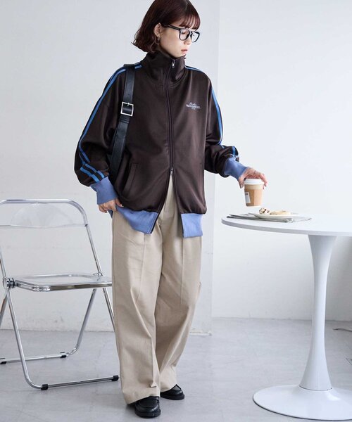 DISCOAT（ディスコート）の「【ユニセックス】ワンポイント刺繍トラックジャケット（パーカー・レディース・ベージュ/ネイビー/ブラウン・FREE）」の20枚目の写真