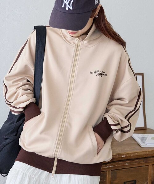 DISCOAT（ディスコート）の「【ユニセックス】ワンポイント刺繍トラックジャケット（パーカー・レディース・ベージュ/ネイビー/ブラウン・FREE）」の6枚目の写真
