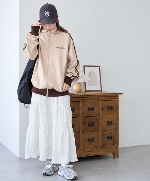 DISCOAT（ディスコート）の「【ユニセックス】ワンポイント刺繍トラックジャケット（パーカー・レディース・ベージュ/ネイビー/ブラウン・FREE）」の9枚目の写真