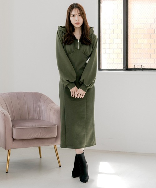 Julia Boutique(ジュリアブティック)の「フード付き ジップアップ スウェット ロングワンピース(ワンピース・レディース・ホワイト/ピンク/モカ/ブラック/カーキ/グレー・ONE)」の11枚目の写真