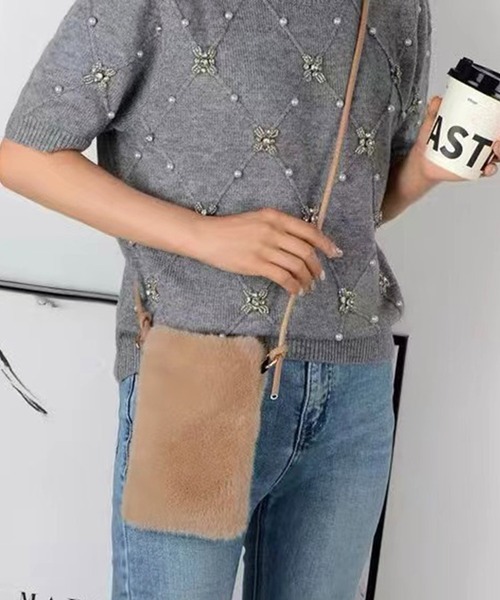 ALWAYS GOOD TIME（オルウェイズグッドタイム）の「ファースマホショルダー/マルチケース（ショルダーバッグ・レディース・ホワイト/ベージュ/ライトピンク/ブラック/アイボリー/グレー・ONE）」の5枚目の写真