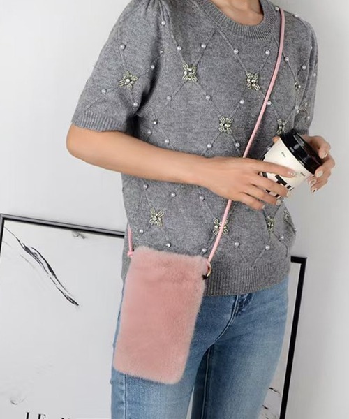 ALWAYS GOOD TIME（オルウェイズグッドタイム）の「ファースマホショルダー/マルチケース（ショルダーバッグ・レディース・ホワイト/ベージュ/ライトピンク/ブラック/アイボリー/グレー・ONE）」の6枚目の写真