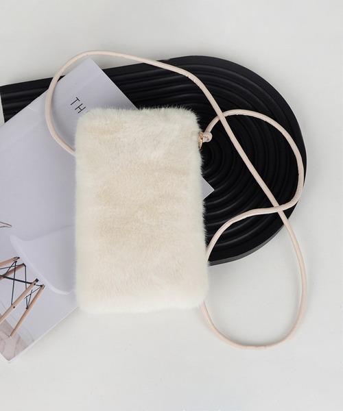 ALWAYS GOOD TIME（オルウェイズグッドタイム）の「ファースマホショルダー/マルチケース（ショルダーバッグ・レディース・ホワイト/ベージュ/ライトピンク/ブラック/アイボリー/グレー・ONE）」の3枚目の写真