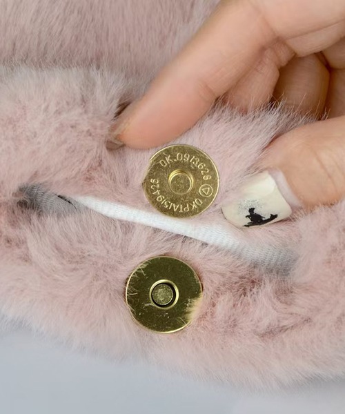 ALWAYS GOOD TIME（オルウェイズグッドタイム）の「ファースマホショルダー/マルチケース（ショルダーバッグ・レディース・ホワイト/ベージュ/ライトピンク/ブラック/アイボリー/グレー・ONE）」の12枚目の写真