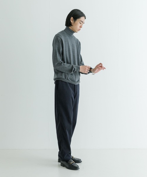 URBAN RESEARCH(アーバンリサーチ)の「『洗濯可』WASHABLEウールハイゲージタートルネック(ニット/セーター・メンズ・チャコールグレー/ブラック/ブラウン・MEDIUM/LARGE)」の18枚目の写真