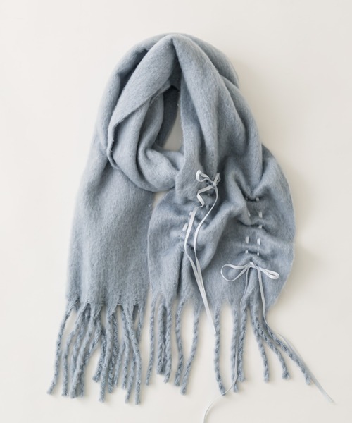 OLIVE des OLIVE（オリーブデオリーブ）の「ドロストリボンブークレマフラー（ストール/ショール・レディース・チャコールグレー/サックスブルー/アイボリー・FREE）」の2枚目の写真