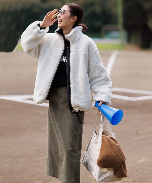 UNFILO(アンフィーロ)の「ストレッチコーデュロイ Iラインスカート(スカート・レディース・アイボリー系/カーキ系/サックスブルー系/グレー系・X-SMALL/SMALL/MEDIUM/LARGE)」の1枚目の写真