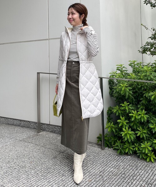 UNFILO(アンフィーロ)の「ストレッチコーデュロイ Iラインスカート(スカート・レディース・アイボリー系/カーキ系/サックスブルー系/グレー系・X-SMALL/SMALL/MEDIUM/LARGE)」の20枚目の写真