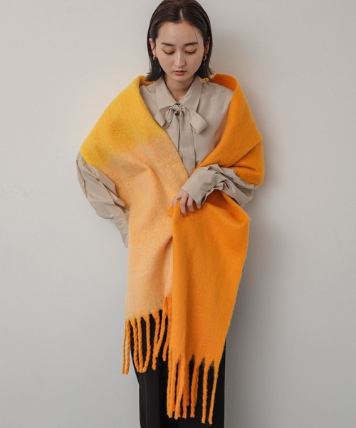 SENSE OF PLACE by URBAN RESEARCH（センスオブプレイスバイアーバンリサーチ）の「『一部WEB限定カラー』パネルボーダーストール（マフラー・レディース・レッド系その他/オレンジ/イエロー/グリーン系その他・ONE）」の12枚目の写真
