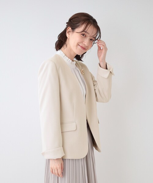 SHOO・LA・RUE(シューラルー)の「【洗える/S-3L/セットアップ可】セレモニーや通勤に カットジョーゼット Vネックジャケット(ノーカラージャケット・レディース・ブラック/ネイビー/ナチュラル・05/04/03/02/01)」の17枚目の写真