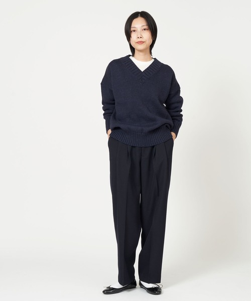Kerrywoollenmills(ケリーウーレンミルズ)の「Plain-Stitch V Neck Sweater(ニット/セーター・レディース・ネイビー/ターコイズブルー系・34)」の13枚目の写真