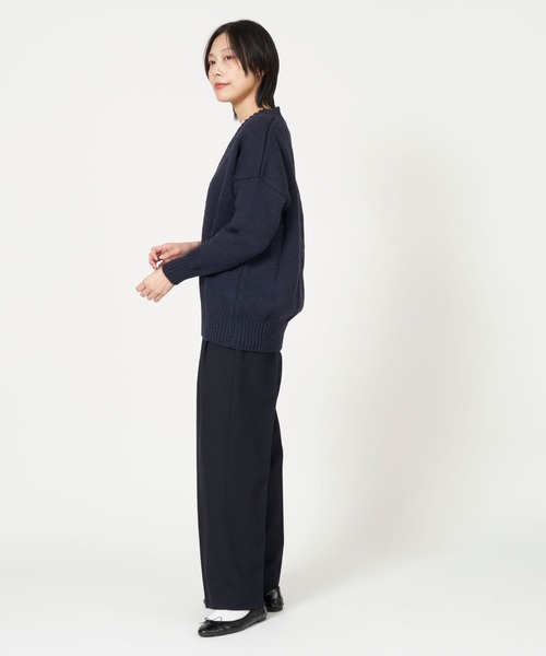 Kerrywoollenmills(ケリーウーレンミルズ)の「Plain-Stitch V Neck Sweater(ニット/セーター・レディース・ネイビー/ターコイズブルー系・34)」の12枚目の写真