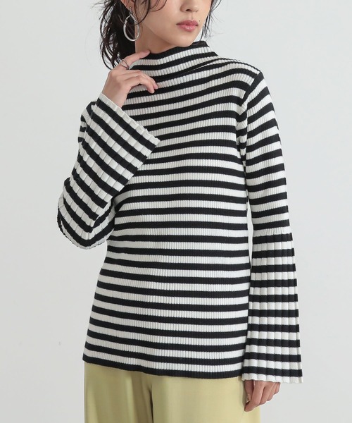 n'OrLABEL(ノアールレーベル)の「『配色セミフレアスリーブニット』(ニット/セーター・レディース・グレイッシュベージュ/ホワイト/ブルー/ブラック・L~LL/S~M/3L)」の2枚目の写真