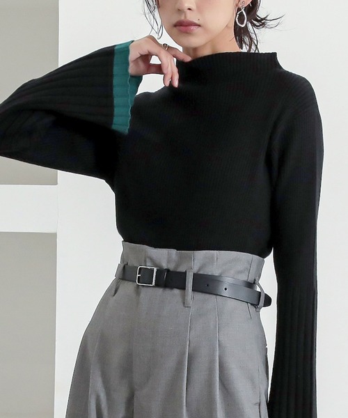 n'OrLABEL(ノアールレーベル)の「『配色セミフレアスリーブニット』(ニット/セーター・レディース・グレイッシュベージュ/ホワイト/ブルー/ブラック・L~LL/S~M/3L)」の3枚目の写真