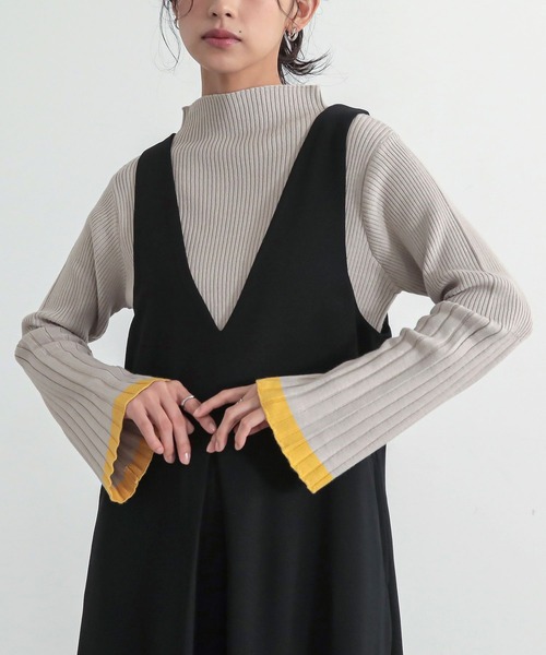 n'OrLABEL(ノアールレーベル)の「『配色セミフレアスリーブニット』(ニット/セーター・レディース・グレイッシュベージュ/ホワイト/ブルー/ブラック・L~LL/S~M/3L)」の6枚目の写真