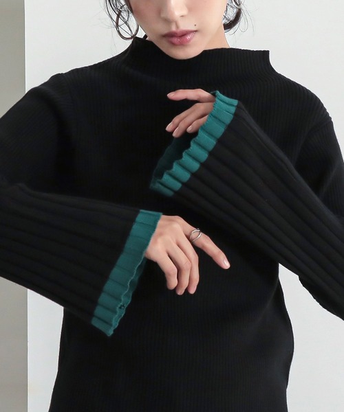 n'OrLABEL(ノアールレーベル)の「『配色セミフレアスリーブニット』(ニット/セーター・レディース・グレイッシュベージュ/ホワイト/ブルー/ブラック・L~LL/S~M/3L)」の12枚目の写真